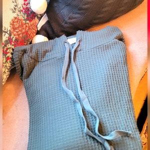 LOFT hooded sweater in green/large